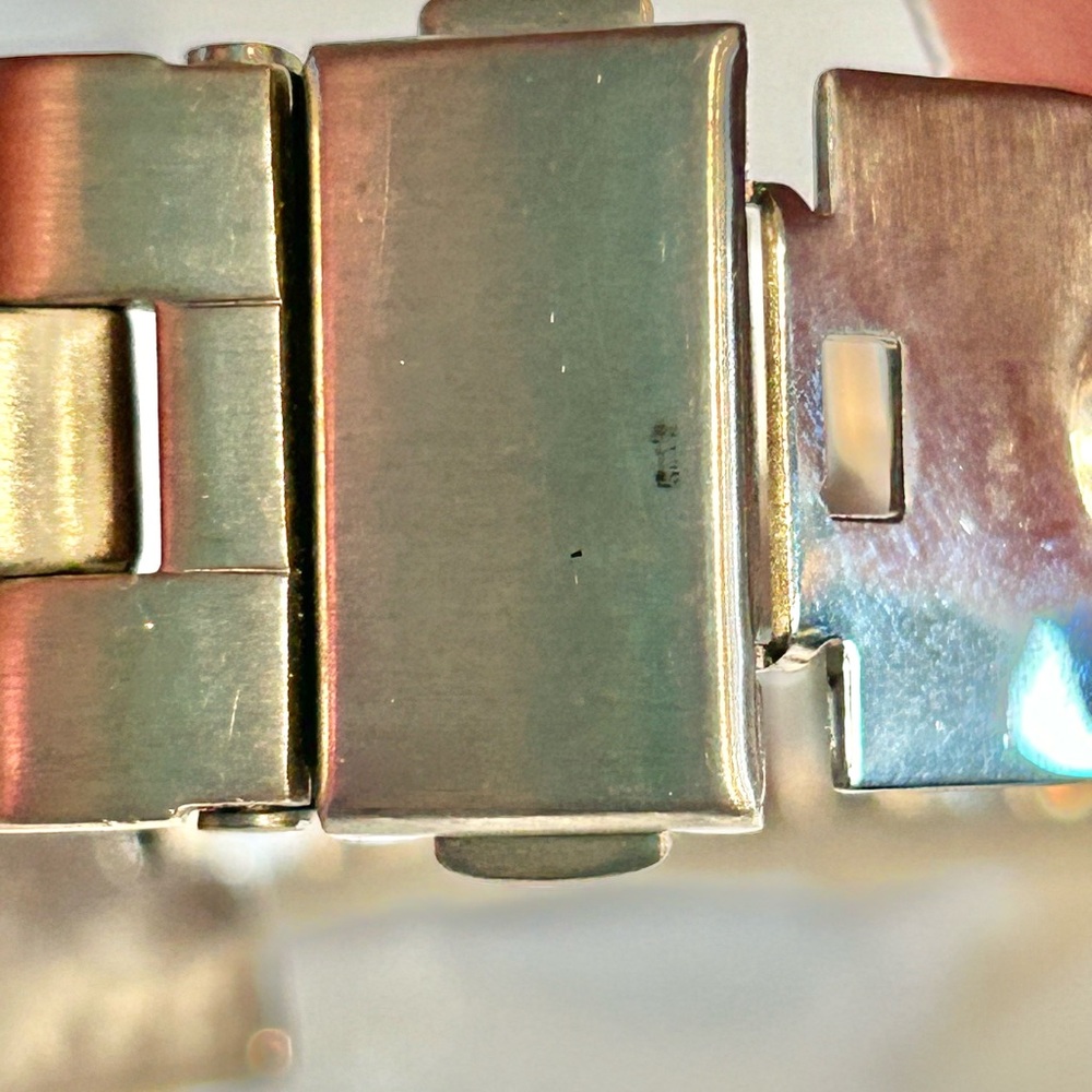 Tommy Hilfiger Unisex Bracelet
Stainless Steel Watchband Look - Picture 13 of 16